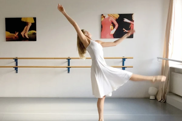 Scheinwerfer Dance Center / 10 Jahre Tanz in Wilhelmsburg